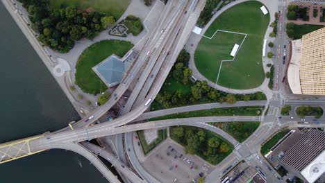 Aerial-view-rotating-above-the-interstate-279,-in-Pittsburgh---top-down,-drone-shot