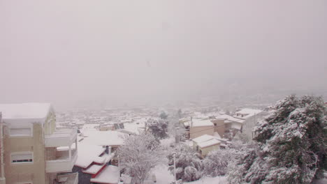 Seltener-Medea-Schneebedeckter-Blizzardsturm-über-Athen-Griechisches-Stadtbild