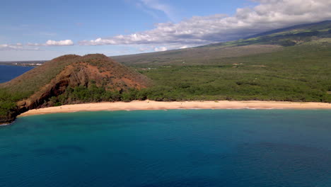 Scenic-aerial-panorama-of-exotic-Big-Beach-and-Puu-Olai-on-Maui,-Hawaii,-USA