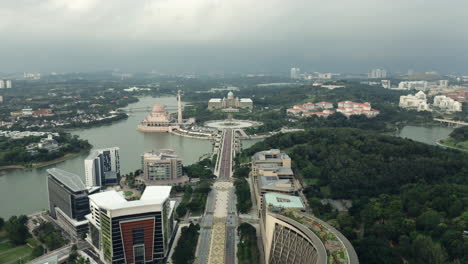 Oficina-Del-Primer-Ministro-En-Putra-Square-En-Kuala-Lumpur,-Malasia,tormenta