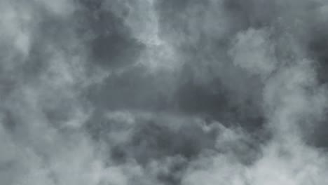 Relámpagos-Dentro-De-Las-Nubes-Grises-Oscuras,-Tormentas-Eléctricas