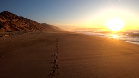 Footprints-in-the-sand