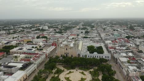 Kathedrale-Von-Merida,-San-Ildefonso,-Befindet-Sich-In-Merida,-Yucatan,-Mexiko