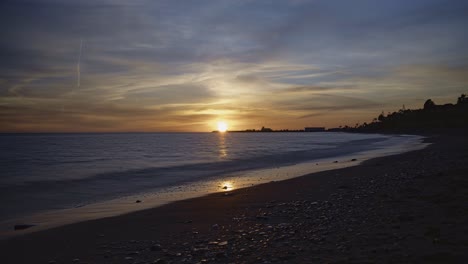 Schöner-Zeitraffer-Sonnenuntergang-Am-Strand