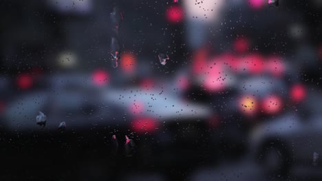 Regentropfen-Auf-Fenstern,-Mit-Nächtlichem-Bokeh-Verkehr-Verwischen-Den-Hintergrund
