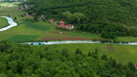 Luftnatur-Von-Kroatien,-Region-Lika-Am-Fluss-Gacka