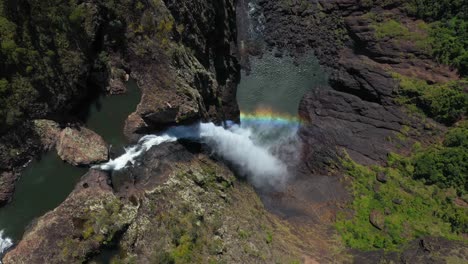 Aerial:-Wallaman-Falls,-Queensland-Australia,-river-water-plunging-over-rock