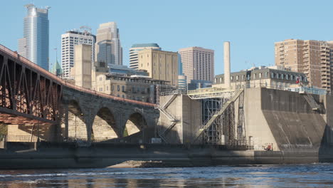 Upper-Saint-Anthony-Falls-Lock-and-Dam-In-Downtown-Minneapolis