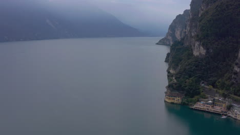 Drone-shot-of-Lago-di-Garda-and-Terrazza-panoramica-del-Ponale,-Italy