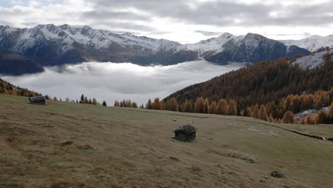 Alpine-Herbstlandschaft-In-Den-Italienischen-Alpen-In-Südtirol