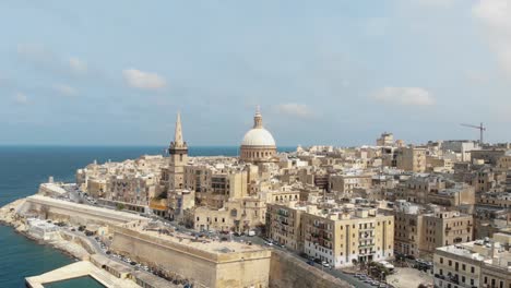 Mediterranean-Sea-promenade-and-baroque-style-architecture-of-Valletta-,-Malta