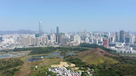 Vista-Aérea-Sobre-El-Horizonte-De-Shenzhen-En-Un-Hermoso-Día-Claro