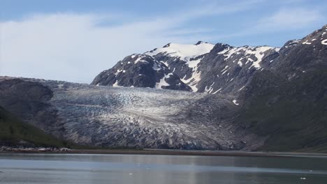 Reid-Glacier,-Glacier-Bay-National-Park-and-Preserve,-Alaska-in-the-summertime