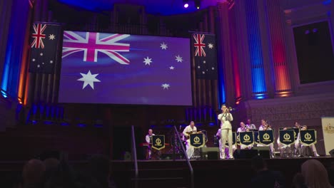 Rendimiento-De-La-Ceremonia-De-Ciudadanía-De-Australia-En-El-Ayuntamiento-De-Brisbane