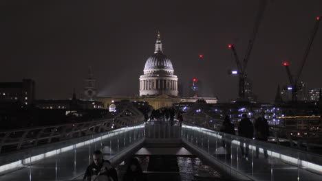 Puente-Del-Milenio-De-Londres-En-La-Noche,-St