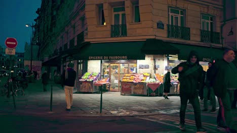 Tienda-De-Comestibles-Epicerie-Du-Faubourg-Saint-Denis,-Especializada-En-Artículos-Turcos