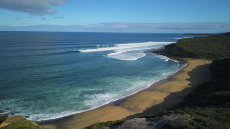 Australia-Cinematic-Torquay-pan-up-scenic-Drone-WSL-Ocean-scene-cinematic-establishing-shoot-by-Taylor-Brant-Film