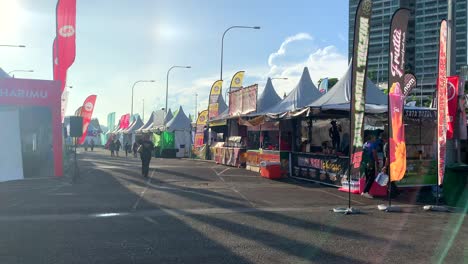 Fiesta-De-Comida-Malasia,-Mercadillo-Justo-A-Primera-Hora-De-La-Mañana