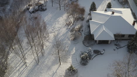 Vorstadthäuser,-Die-Im-Winter-Von-Schnee-Bedeckt-Sind