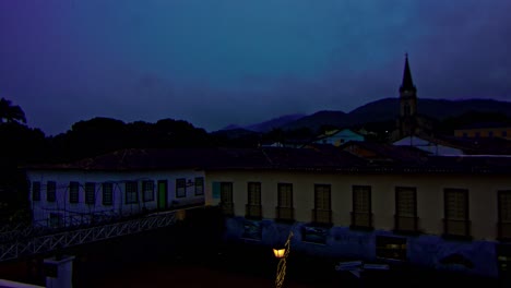 Sonnenaufgang-Im-Zeitraffer-Der-Ersten-Hauptstadt-Des-Bundesstaates-Goias-Ist-Eine-Unesco-stätte,-Die-Auch-Als-Vila-Boa-De-Goiás-Bekannt-Ist-Und-Sich-In-Zentralbrasilien-In-Der-Savanne-Befindet