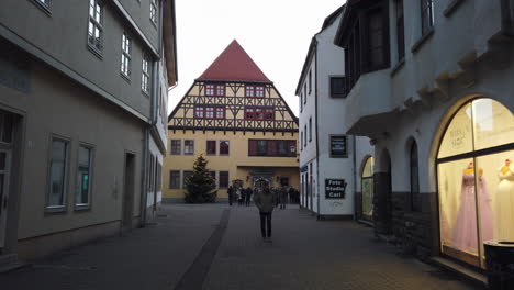 Historisches-Gebäude-Für-Hochzeiten-In-Der-Altstadt-Von-Erfurt-Während-Des-Stadtrundgangs