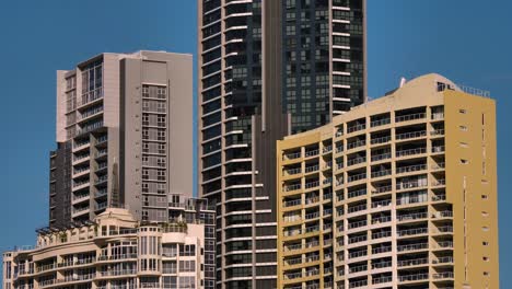 Blick-Auf-Brisbane-City-Apartments-Von-Wilson-Outlook-Reserve,-Neue-Farm