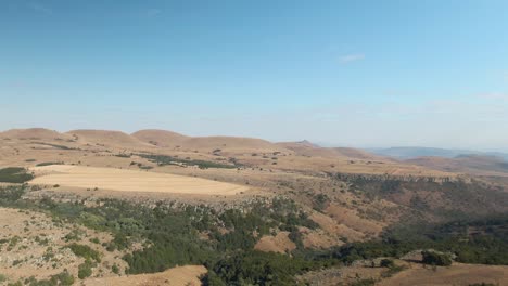 Drohnen-Luftaufnahmen-Der-Bergschlucht-Im-Südlichen-Afrika-Im-Winter