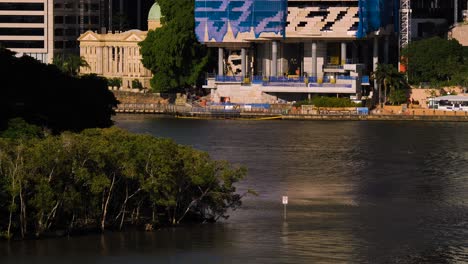 Vista-De-Los-Manglares-En-Kangaroo-Point-Y-La-Ciudad-De-Brisbane-Desde-Wilson-Outlook-Reserve,-Nueva-Granja