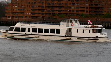 Mercuria-Sailing-Towards-Tower-Bridge,-London,-United-Kingdom