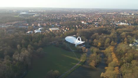 Polonia-Día-Soleado-Verano-Teatro-Teatro-Al-Aire-Libre-Tiro-Con-Drones-Parque-De-La-Ciudad-De-Szczecin