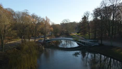 Polen-Sonniger-Tag-Sommer-Theater-Theater-Outdoor-Drohne-Erschossen-Szczecin-Stadtpark