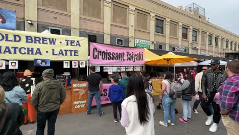 Open-air-food-and-beverage-vendors-at-Smorgasburg,-Downtown-Los-Angeles-California