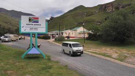 Tourists-arrive-and-depart-at-South-African-Sani-Pass-border-control