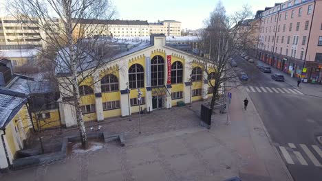 Luftbild-Von-Kulttuuritehdas-Korjaamo-Kulturfabrik-Und-Ratikkamuseo-An-Einem-Sonnigen-Wintertag