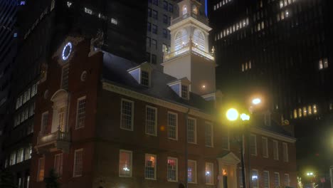 Old-State-House-At-Night-In-Boston,-Massachusetts,-United-States---tilt-down