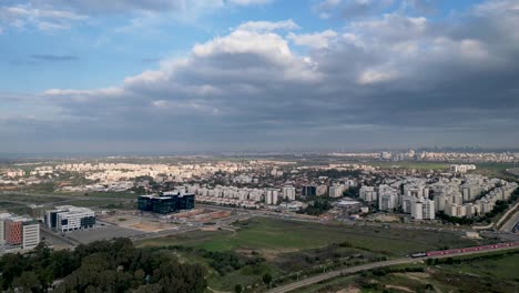 Der-Neubau-Des-Sportstadions---Nördliche-Stadt-Rehovoti---Israel---Aus-Der-Vogelperspektive---Drohne-4k-Video