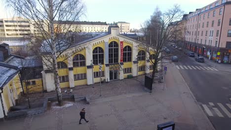 Luftaufnahmen-Vom-Veranstaltungsort-Kulttuuritehdas-Korjaamo-Und-Ratikkamuseo-An-Einem-Sonnigen-Wintertag