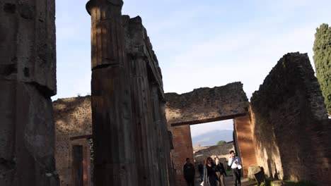 Pompeji,-Italien-Mit-Tilt-and-Pan-Von-Rechts-Nach-Links