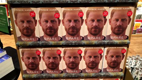 Prince-Harry-"Spare"-book-on-sale-in-bookshop