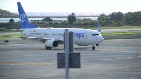 Airplane-about-to-fly-or-depart-in-Valencia-Airport