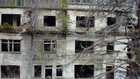 Aerial-view-of-frontal-building-of-the-abandoned-tuberculosis-hospital-in-Zagreb,-Croatia