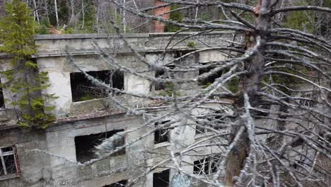 Aerial-view-of-the-abandoned-hospital-for-tuberculosis-in-Zagreb,-Croatia