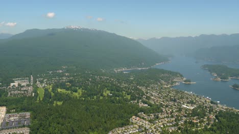 Explora-Los-Impresionantes-Paisajes-Del-Norte-De-Vancouver,-Bc-Desde-Arriba-Con-Este-Fascinante-Video-Aéreo