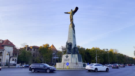 Die-Aviatorilor-statue-In-Bukarest---Ikonisches-Denkmal-Der-Hauptstadt-Rumäniens