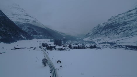 Dorf-In-Den-Alpen-Im-Morgengrauen