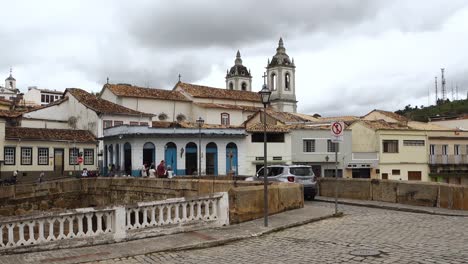 Alte-Brücke-Und-Alte-Architektur-Von-Sao-Joao-Del-Rei,-Staat-Minas-Gerais