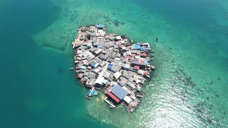 Community-on-Island-Village-in-Columbia-Caribbean-Ocean,-Santa-Cruz-del-Islote---Aerial