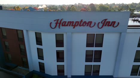 Hampton-Inn-Schild