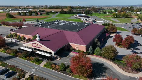 Shady-Maple-Smorgasbord-Es-Famoso-Todo-Lo-Que-Pueda-Comer-Restaurante-Buffet-En-El-País-Amish-De-Lancaster,-Pensilvania,-EE.UU.