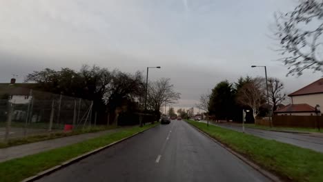 14-De-Enero-De-2023---Pov-Conduciendo-Por-La-Avenida-George-V-En-Pinner-En-Un-Día-Nublado